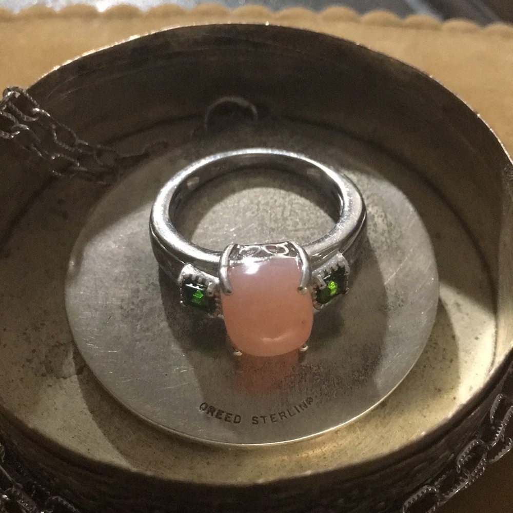 .925 sterling silver ring w/ pink opal and emerald